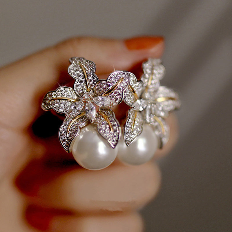Elegant Floral Stud Earrings