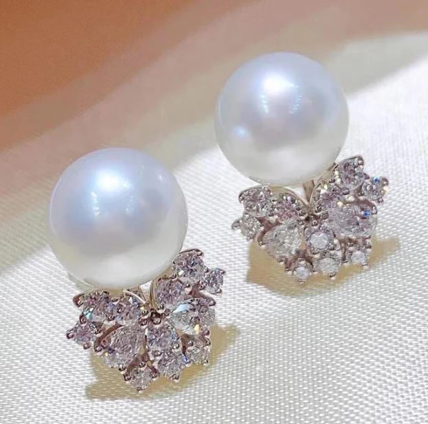 Luxury Pearl Stud Earrings