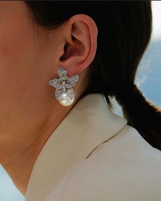Elegant Floral Stud Earrings