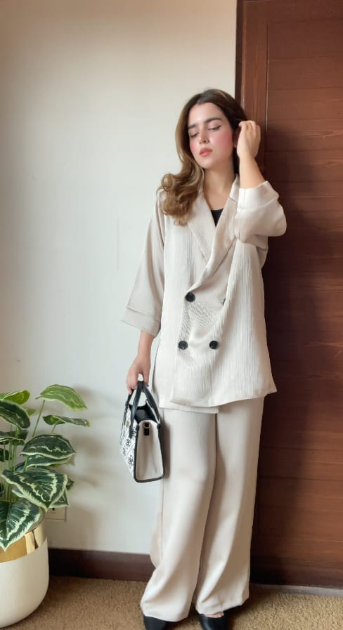 Crinkled blazer set